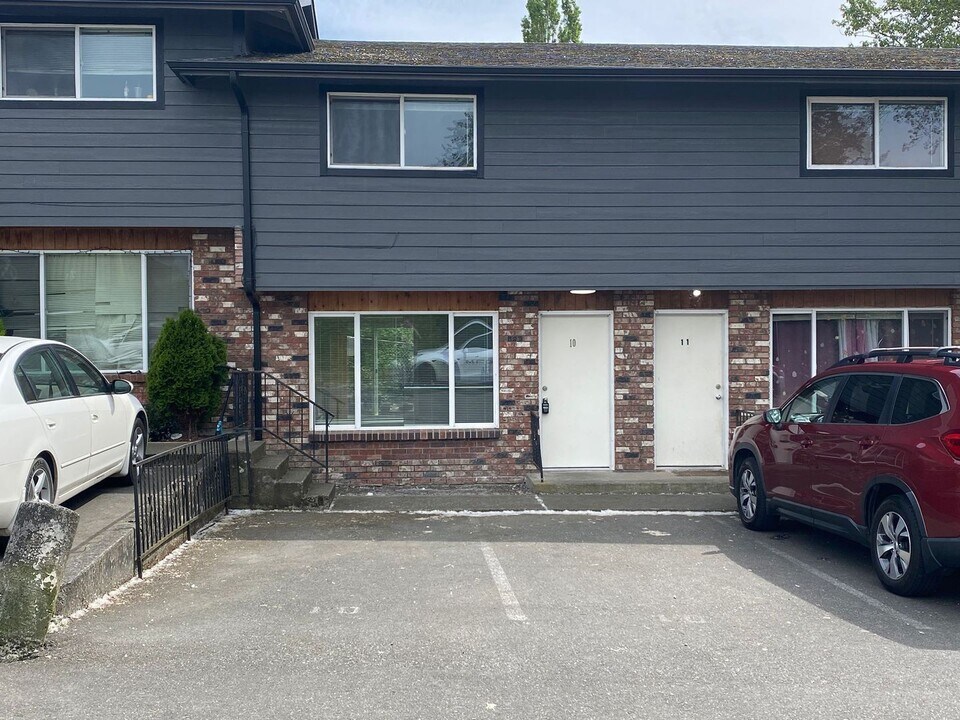 1601 N. LaVenture Rd in Mount Vernon, WA - Foto de edificio