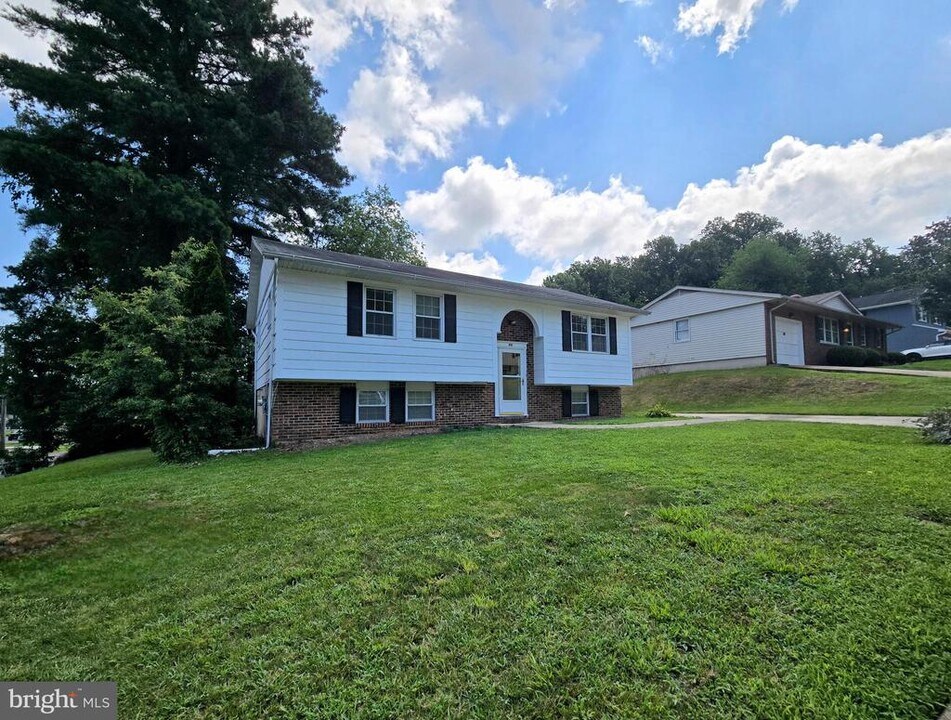 901 Country Terrace in Severna Park, MD - Building Photo