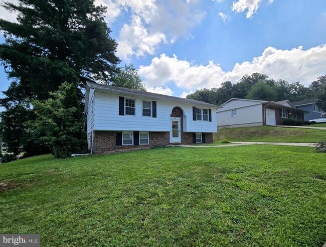 property at 901 Country Terrace