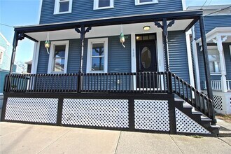 668 Thames St, Unit 5N in Newport, RI - Building Photo - Building Photo