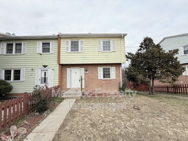 2331 McClellan Ct in Dumfries, VA - Building Photo - Building Photo