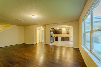 5434 Bright Run in San Antonio, TX - Building Photo - Building Photo