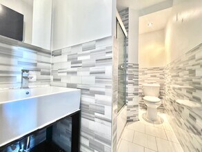 953 Columbus Ave in New York, NY - Foto de edificio - Building Photo