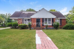 61 E Fernwood Ave in Memphis, TN - Building Photo