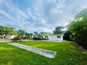 20560 SW 113th Rd in Miami, FL - Building Photo - Building Photo
