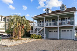 162 Greensboro St in Holden Beach, NC - Building Photo - Building Photo