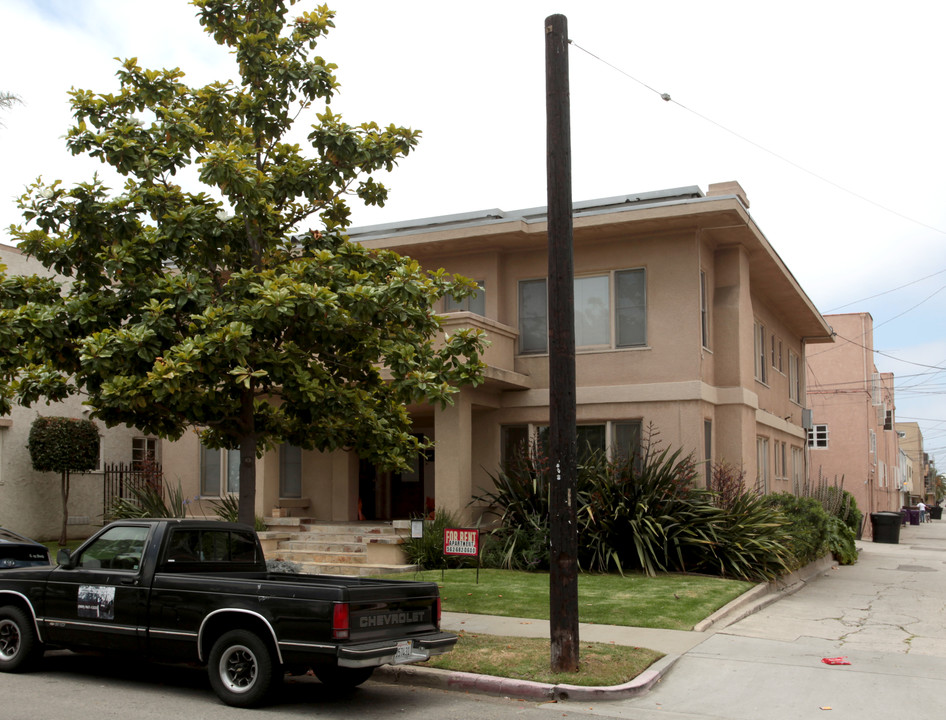 117 Cherry Ave in Long Beach, CA - Foto de edificio