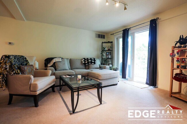 52 Silver Hill Ln, Unit 2 in Natick, MA - Building Photo - Building Photo