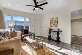 4010 W 130th St, Unit C in Hawthorne, CA - Foto de edificio - Building Photo