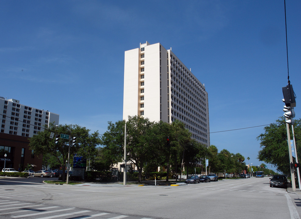 Lutheran Apartments in St. Petersburg, FL - Building Photo