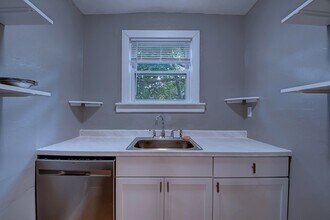 33 Crystal St-Unit -2 in Southbridge, MA - Building Photo - Building Photo