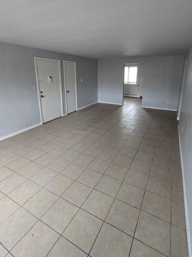 8250 Southern Blvd in Youngstown, OH - Building Photo - Building Photo