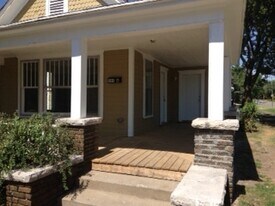 202 W 7th St in Pittsburg, KS - Building Photo