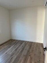 1021 W 77th St in Los Angeles, CA - Building Photo - Building Photo