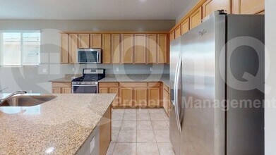 14425 W Dahlia Dr in Surprise, AZ - Building Photo - Building Photo