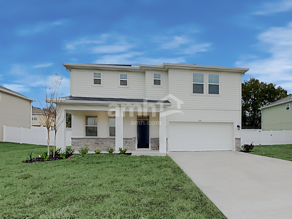 1296 Mount Logan Dr in Apopka, FL - Building Photo