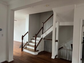 13205 Windy Oak Way in Herndon, VA - Foto de edificio - Building Photo