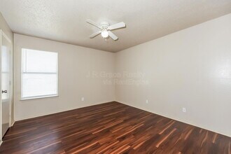 5931 Shadydell Dr in Fort Worth, TX - Building Photo - Building Photo