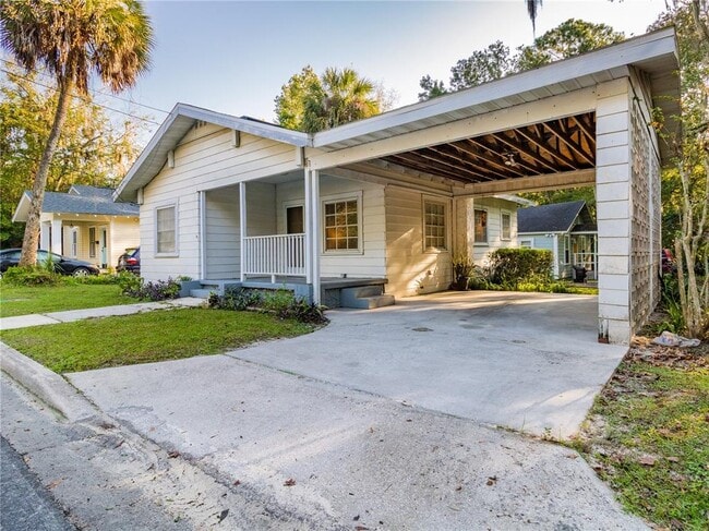 property at 221 SE 9 St