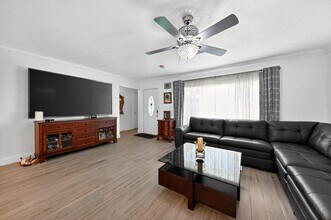 407 Highwood Cir in Jupiter, FL - Building Photo - Building Photo