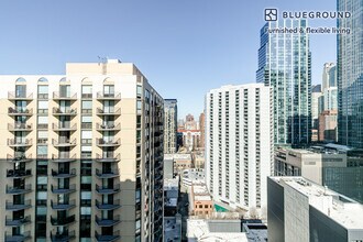 77 W Huron St in Chicago, IL - Building Photo - Building Photo