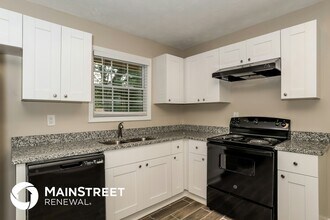 677 Selden Ct in Jonesboro, GA - Foto de edificio - Building Photo