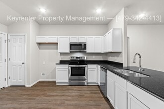 118 Stinson St in Elkins, AR - Building Photo - Building Photo