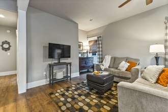 925 SW Walnut St in Albany, OR - Building Photo - Building Photo