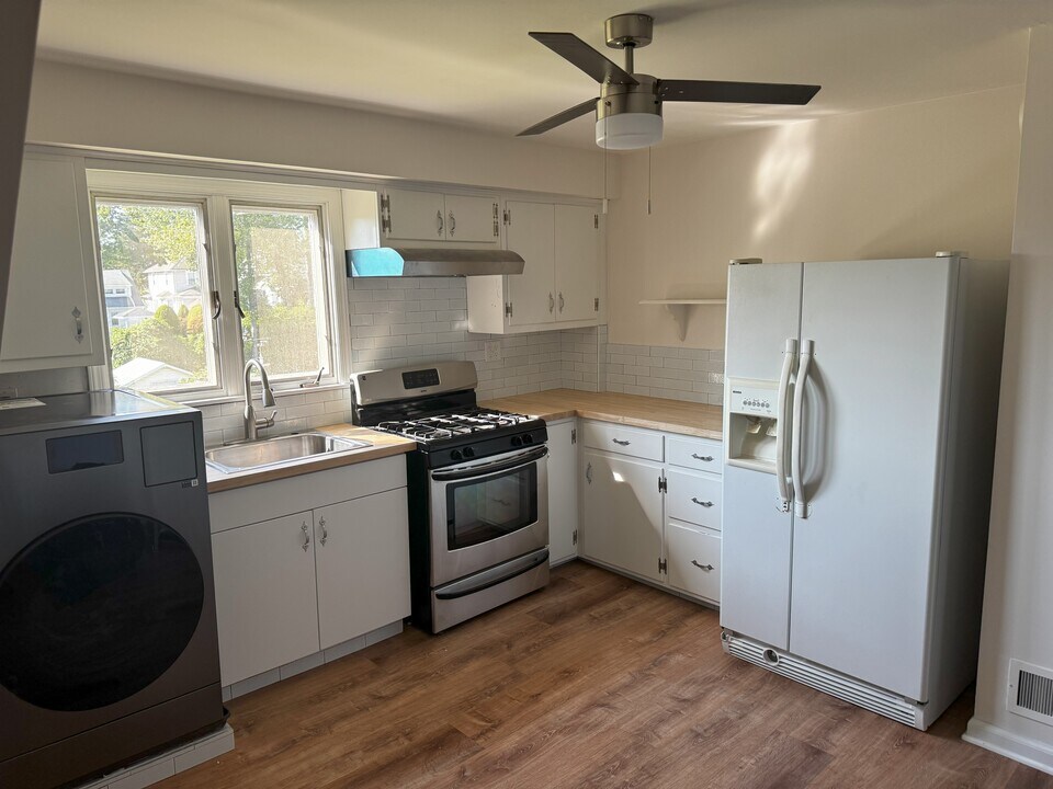 66 Stuyvesant Ave, Unit Upstairs Apartment in Staten Island, NY - Foto de edificio