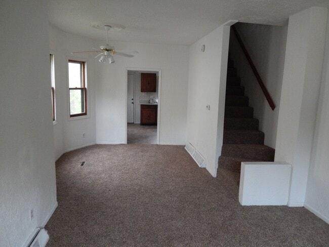 2111 W 6th St, Unit 2111 in Davenport, IA - Building Photo - Building Photo