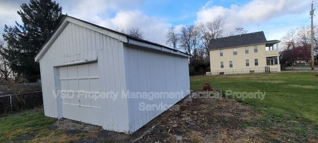 7523 Aetna Rd in Cleveland, OH - Building Photo - Building Photo