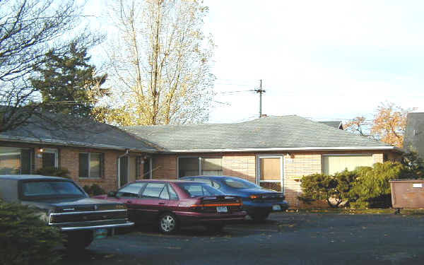 4423-4439 SE 57th Ave in Portland, OR - Building Photo - Building Photo