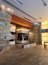 55 SE 6th St, Unit 1207 in Miami, FL - Foto de edificio - Building Photo