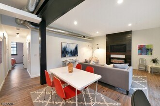 8 Personette St in Caldwell, NJ - Building Photo - Building Photo