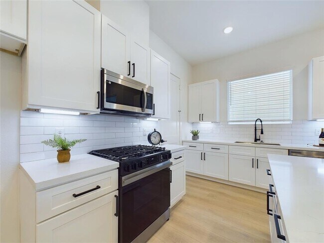 3846 Seabrook St in Houston, TX - Foto de edificio - Building Photo