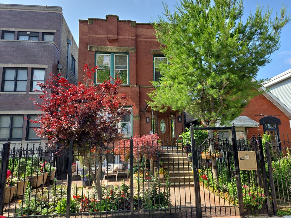 2427 W Arthington St in Chicago, IL - Building Photo