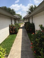 1818 Tierra Dulce Drive, Unit apt 2 in Edinburg, TX - Building Photo