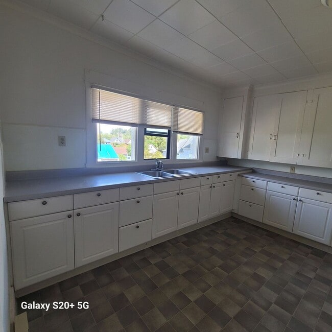 property at 626 Monroe St
