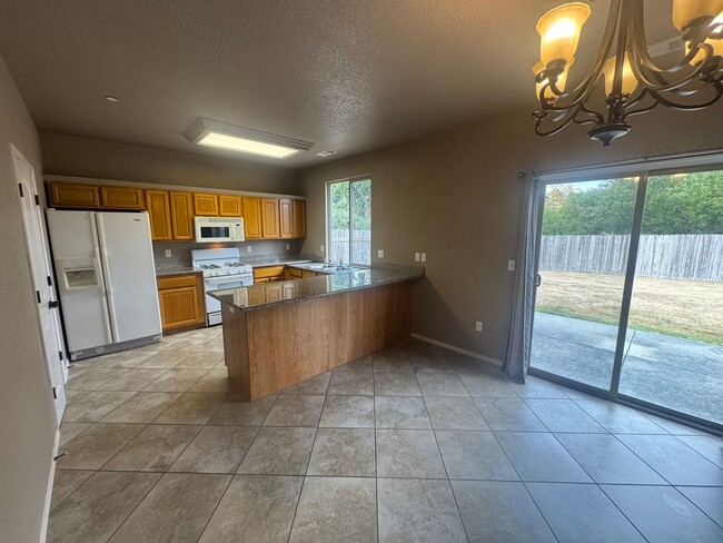 7 Shadowbrook St in Loleta, CA - Building Photo - Building Photo
