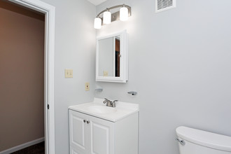 Pennsbury Court Apartments in Morrisville, PA - Building Photo - Interior Photo