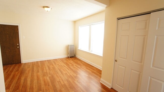 1749 N Humboldt Blvd, Unit 103 in Chicago, IL - Foto de edificio - Building Photo