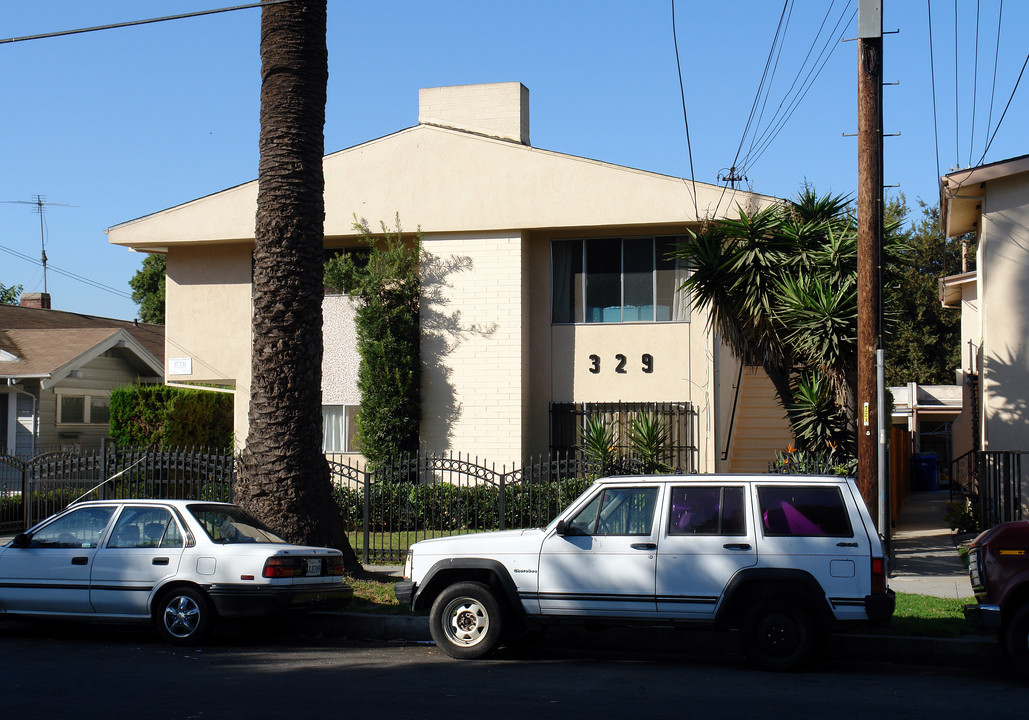 329 S Inglewood Ave in Inglewood, CA - Building Photo