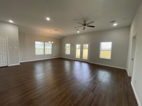 1561 Rd 5728 in Cleveland, TX - Building Photo - Building Photo