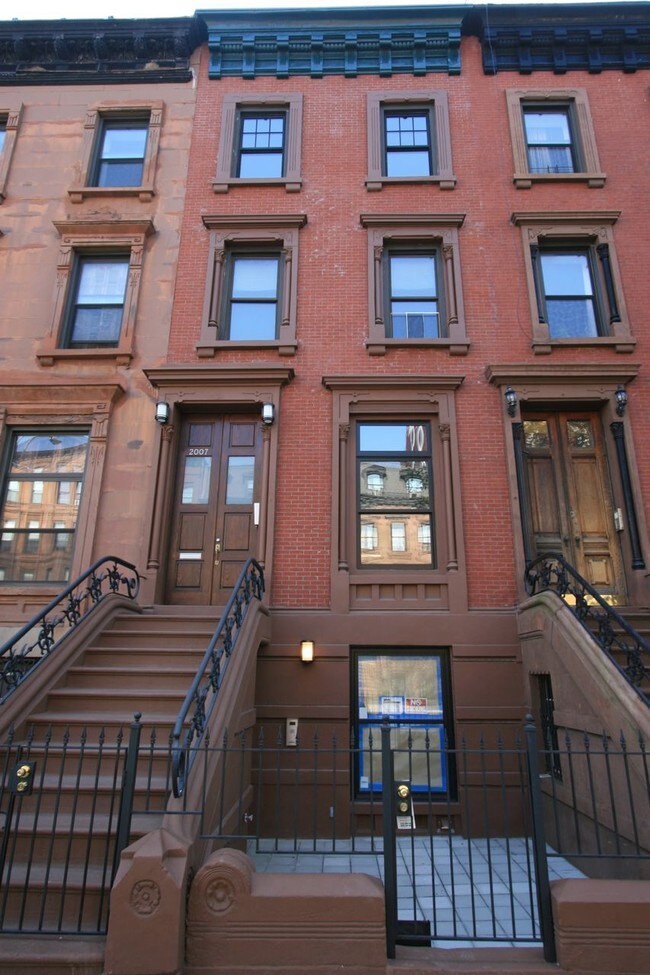 2007 Fifth Ave in New York, NY - Building Photo - Building Photo
