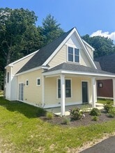 MCO Lancaster Cottages in Lancaster, MA - Foto de edificio - Building Photo