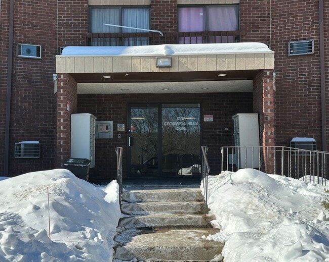 1312 Cromwell Hills Dr in Cromwell, CT - Building Photo - Building Photo