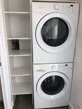 745 Domingo Dr in Newport Beach, CA - Building Photo - Building Photo