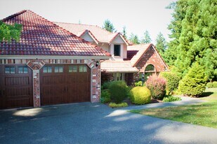 321 Keach Ct in Steilacoom, WA - Building Photo