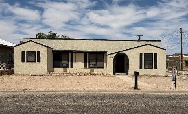 property at 1206 W 4th St