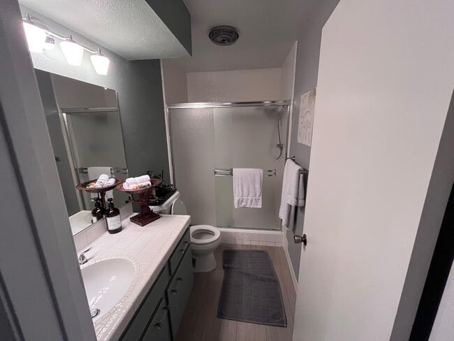 1815 Glendon Ave in Los Angeles, CA - Building Photo - Building Photo